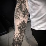 fénykép a 230 -as hegyi tetoválásról - a kép hűvös változata, amely sikeresen használható feldolgozásra és hegyi tetoválásként történő alkalmazásra az alkaron