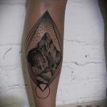 fotó az 524 -es hegyi tetoválásról - a minta érdekes változata, amely sikeresen használható a kis hegyek megváltoztatására és tetoválásként történő alkalmazására