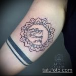 fotó a 58. számú hegyi tetoválásról - a minta egyedi változata, amely sikeresen használható feldolgozásra és hegyi tetoválásként történő alkalmazásra az alkaron