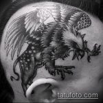 fotó a 361. számú tetováló griffről - a minta exkluzív változata, amely sikeresen használható változtatásra és alkalmazásra tetováló griffként Abházia