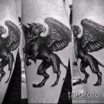 fotó a 492 -es griff tetoválásról - a minta érdekes változata, amely sikeresen használható a finomításhoz és a griff tetoválásához a hátoldalon