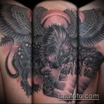 fotó a griff tetoválásról # 872 - a minta egyedi változata, amely könnyen használható felülvizsgálatra és alkalmazásra, mint egy griff tetoválása a borjún