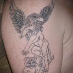 fotó a griff tetoválásról, 55. szám - a minta exkluzív változata, amely könnyen használható griff tetoválásként a karra