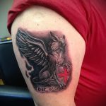 fotó a 1979. évi griff tetoválásról - a minta hűvös változata, amely jól használható a feldolgozásra és a griff tetováláshoz