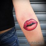 lip tattoo # 959 er en sej version af mønsteret, der med succes kan bruges til behandling og påføring af et kys som en lip tatovering