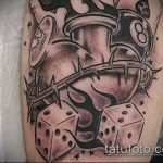 Fotó a kocka tetoválásról # 55 - a minta egyedi változata, amely könnyen használható a kockák és kártyák véglegesítéséhez és felhelyezéséhez tetoválásként