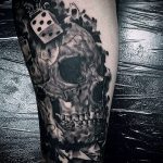 Fotó a 301 -es kocka tetoválásról - a minta méltó változata, amely könnyen használható a kocka megváltoztatására és a karra rajzolására tetoválásként