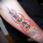 Fotó a kocka tetoválásról # 918 - a minta hűvös változata, amely jól használható a kocka és a lóhere tetoválásként történő feldolgozására és alkalmazására