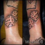 Fotó a kocka tetoválásról 683 - a minta érdekes változata, amely sikeresen használható a kocka és a lóhere finomítására és alkalmazására tetoválásként