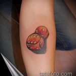 Fotó a kocka tetoválásról # 216 a minta hűvös változata, amely sikeresen használható a kocka véglegesítéséhez és csuklóra való felhelyezéséhez tetoválásként