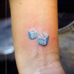 Fotó a kocka tetoválásról # 865 - a minta egyedi változata, amely könnyen használható a kocka megváltoztatására és az arcon tetoválásként történő alkalmazására