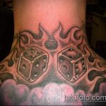 Fotó a kocka tetoválásról # 663 - a minta hűvös változata, amely sikeresen használható a kockák finomítására és felhelyezésére a nyakra tetoválásként