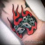 Fotó a 15 -ös kocka tetoválásról - a minta exkluzív változata, amely jól használható a kocka és a lóhere tetoválásként történő véglegesítéséhez és felhelyezéséhez