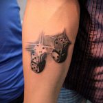 Fotó a kocka tetoválásról # 649 - a minta érdekes változata, amely könnyen használható a kockák feldolgozására és felhelyezésére tetoválásként a csuklón