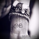 A kocka tetoválás fotója # 690 a minta klassz változata, amely sikeresen használható a kocka átalakítására és felhelyezésére az arcon tetoválásként