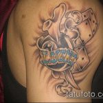 A 213. számú kocka tetoválás fotója a minta méltó változata, amely könnyen használható a kocka felülvizsgálatához és tetoválásként a nyakra való felhelyezéséhez