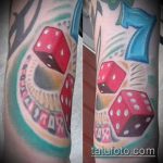 Fotó a kocka tetoválásról # 452 - a minta exkluzív változata, amely jól használható a kocka nyakon történő feldolgozásához és felhelyezéséhez tetoválásként