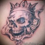 Fotó a kocka tetoválásról # 967 - a minta exkluzív változata, amely sikeresen használható a kockák átalakítására és felhelyezésére a csuklóra tetoválásként