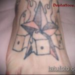 A 252 -es kocka tetoválás fotója a minta méltó változata, amely könnyen használható a kocka és a lóhere átalakítására és alkalmazására tetoválásként