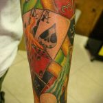 Fotó a kocka tetoválásról # 818 - a minta egyedi változata, amely könnyen használható a kocka átalakítására és felhelyezésére az arcon tetoválásként