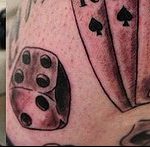 A kocka tetoválás fotója # 284 a minta klassz változata, amely könnyen használható a kockák átalakítására és felhelyezésére a nyakra tetoválásként