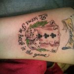 Fotó a kocka tetoválásról # 304 - a minta hűvös változata, amely sikeresen használható a kockák finomítására és felhelyezésére a nyakra tetoválásként