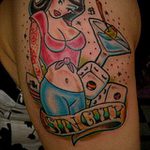 A kocka tetoválás fotója # 265 a minta klassz változata, amely könnyen használható a kocka finomítására és felhelyezésére az arcra tetoválásként