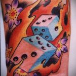 Fotó a kocka tetoválásról №990 - a minta hűvös változata, amely jól használható a finomításhoz és a kocka tetoválásához