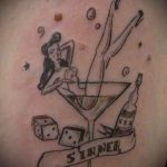 Fotó a 86 -os számú kocka tetoválásról - a rajz méltó változata, amely sikeresen használható a finomításhoz és a kockák rajzolásához, mint tetoválás a karon