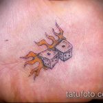 Fotó a kocka tetoválásról # 984 - a minta hűvös változata, amely jól használható a kockák átalakítására és felhelyezésére tetoválásként a karon