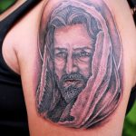 Fotó a 48. számú Jézus Krisztus tetoválásról - a minta egyedi változata, amely könnyen felhasználható Jézus Krisztus és az ördög tetoválásának átalakítására és alkalmazására
