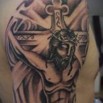 Fotó a 674 -es Jézus Krisztus tetoválásról - a rajz hűvös változata, amely jól használható feldolgozásra és alkalmazásra, mint Jézus Krisztus tetoválása az asztalnál