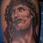 Fotó a 12. számú Jézus Krisztus tetoválásról - a rajz érdekes változata, amely jól használható a feldolgozásra és a tetoválásra Jézus Krisztus csuklóján