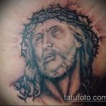 Fotó a 251. számú Jézus Krisztus tetoválásról - a rajz méltó változata, amely könnyen felhasználható Jézus Krisztus tetoválásának átalakítására és alkalmazására az oldalán