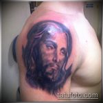 Fotó a 368. számú Jézus Krisztus tetoválásról - a rajz exkluzív változata, amely könnyen használható felülvizsgálathoz és alkalmazáshoz, mint Jézus Krisztus tetoválása az oldalán
