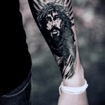 Fotó a Jézus Krisztus tetoválásról, 710. szám - a rajz érdekes változata, amely sikeresen használható felülvizsgálatra és alkalmazásra, mint Jézus Krisztus tetoválása a hátán