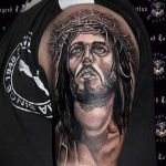 Fotó a 649 -es számú Jézus Krisztus tetoválásról - a minta egyedülálló változata, amely könnyen használható megváltoztatására és alkalmazására, mint Jézus Krisztus tetoválása a csuklón