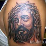 Fotó a 795 -ös számú Jézus Krisztus tetoválásról - a rajz érdekes változata, amely sikeresen használható felülvizsgálathoz és alkalmazáshoz, mint Jézus Krisztus tetoválása a kereszten