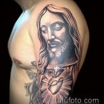 Fotó a 931 -es Jézus Krisztus tetoválásról - a minta egyedi változata, amely sikeresen használható feldolgozásra és alkalmazásra, mint Jézus Krisztus tetoválása az alkaron
