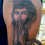 Fotó a 374 -es Jézus Krisztus tetoválásról - a rajz hűvös változata, amely jól használható változtatásra és alkalmazásra, mint Jézus Krisztus tetoválása az asztalnál