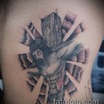 Fotó a 106. számú Jézus Krisztus tetoválásról - a rajz egyedi változata, amely jól használható felülvizsgálathoz és alkalmazáshoz, mint Jézus Krisztus tetoválása a mellkason