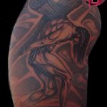 Fotó a 105. számú Jézus Krisztus tetoválásról - a rajz méltó változata, amely sikeresen használható felülvizsgálatra és alkalmazásra, mint Jézus Krisztus tetoválása a mellkason