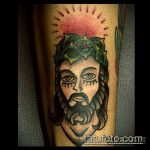 Fénykép Jézus Krisztus tetoválásról, 686. sz. - a rajz hűvös változata, amely sikeresen használható feldolgozásra és alkalmazásra, mint Jézus Krisztus tetoválása a mellkason