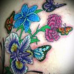 Jó példa a meglévő írisz tetoválásra - a rajz alkalmas írisz tetováláshoz a vállán