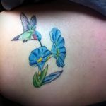 A meglévő írisz tetoválás egyedi változata - a rajz alkalmas írisz nyak tetoválására