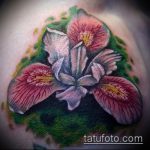 A kivitelezett írisz tetoválás egyedi változata - a rajz alkalmas a lapocka írisz tetoválására