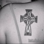 A kelta tetoválás # 938 a minta hűvös változata, amely sikeresen használható a kelta tetoválás feldolgozására és alkalmazására a vállán