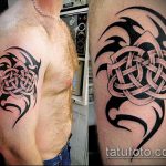 A kelta tetoválás # 735 a minta érdekes változata, amely sikeresen használható karkötő átalakítására és felhelyezésére kelta tetoválásként
