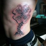 Kelta tetoválás №687 - a minta exkluzív változata, amely jól használható változtatásra és tetováló keltaként egy sárkánnyal