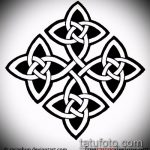 A kelta tetoválás # 403 a minta méltó változata, amely jól használható feldolgozásra és kelta tetoválásként a vállra